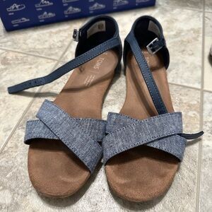 Tom’s sandals
